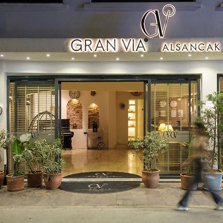 Gran Via Alsancak Hotel Izmir Bagian luar foto