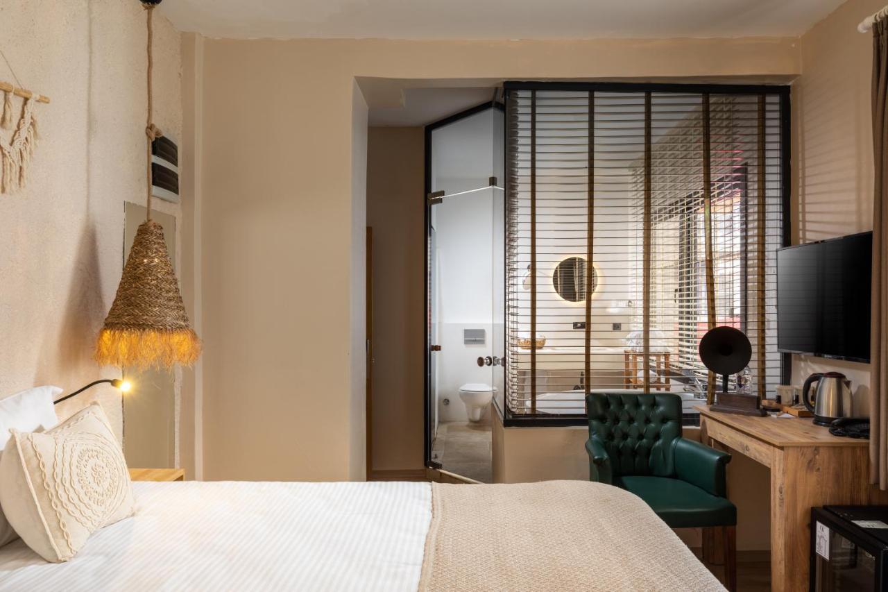 Gran Via Alsancak Hotel Izmir Bagian luar foto