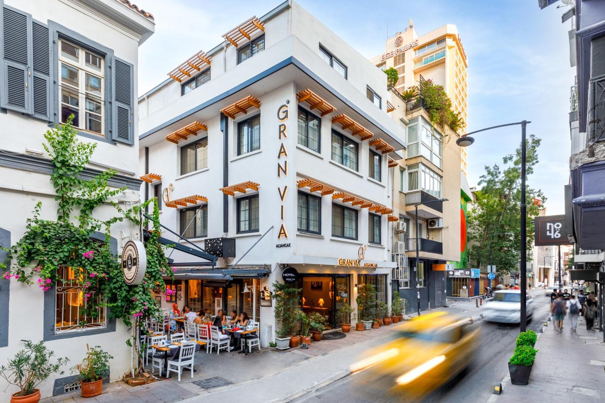 Gran Via Alsancak Hotel Izmir Bagian luar foto